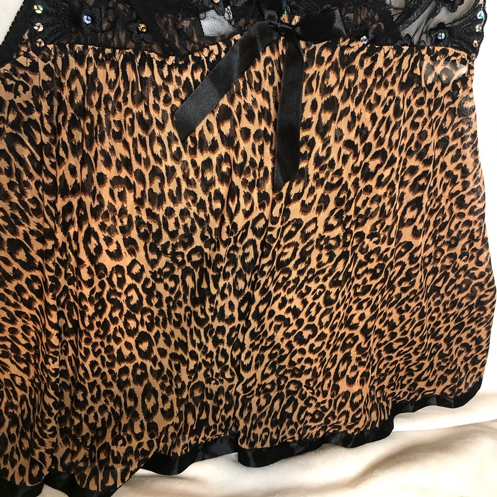 Lingerie - Picture 4 of 5